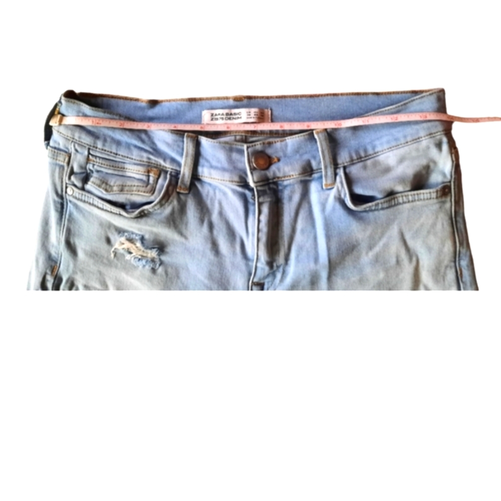 Lightwash distressed Zara jeans - Picture 3 of 7